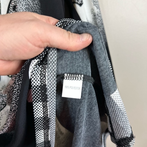 NF comfortable clothing black / white free size 22-1/2 p2p 31” length NWT - Picture 3 of 7